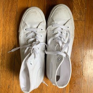 Converse women’s chunk Taylor all star high top white sneakers